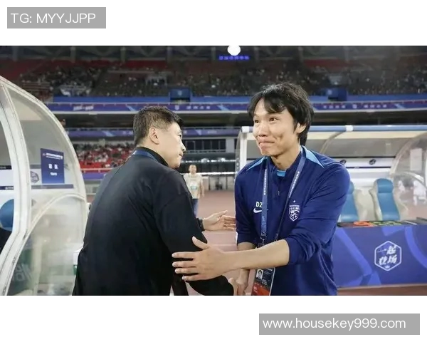 青岛西海岸迎战武汉三镇李昊展现足球魅力与激情对决 青岛西海岸迎战武汉三镇李昊展现足球魅力与激情对决