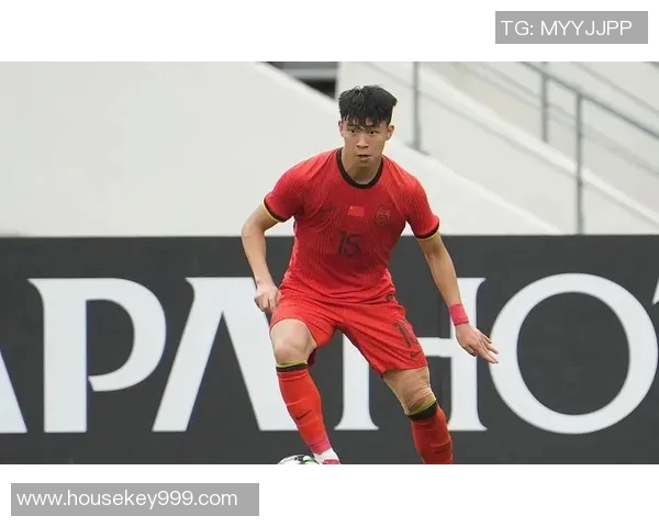 王博豪精彩抢断邓伯什瞬间引发全场欢呼展现出色防守能力