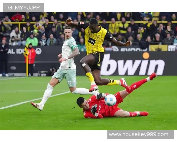 云达不莱梅主场遭遇门兴格拉德巴赫逆转惨败，前途堪忧